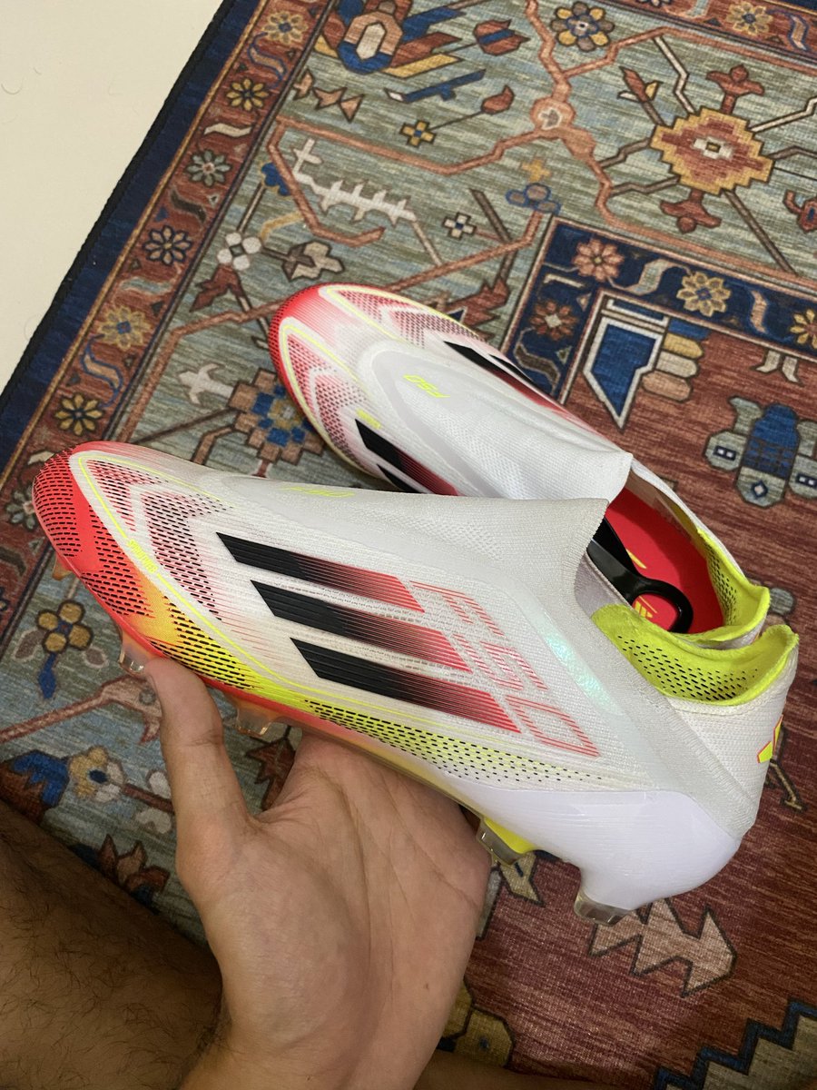 Lukas D Febrian tweet media