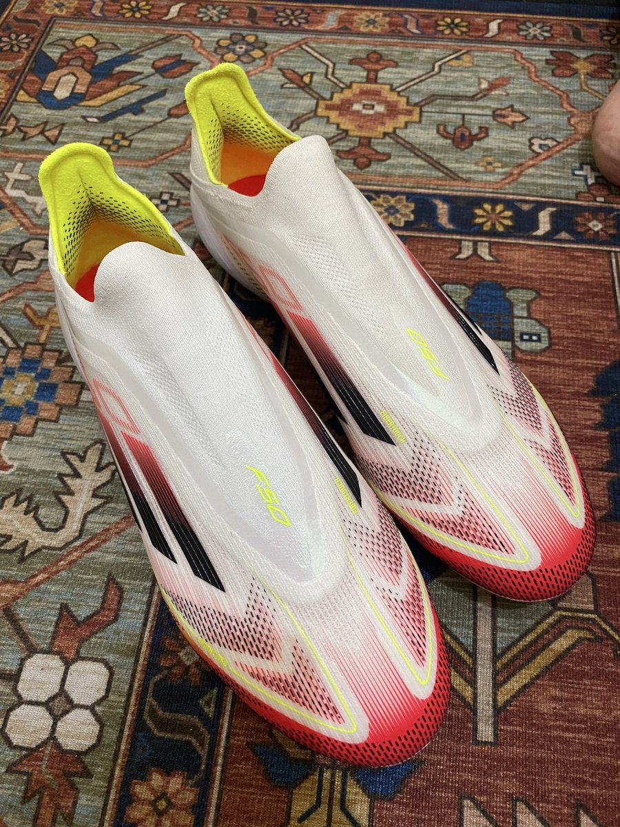 Lukas D Febrian tweet media