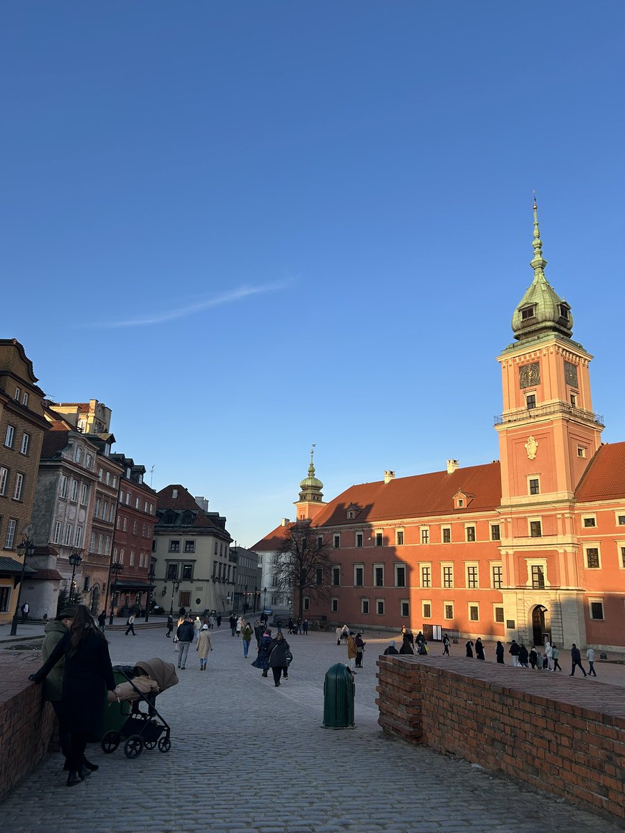 cathay_chen's tweet photo. Warsaw 🇵🇱 https://t.co/xoglAFG5kK