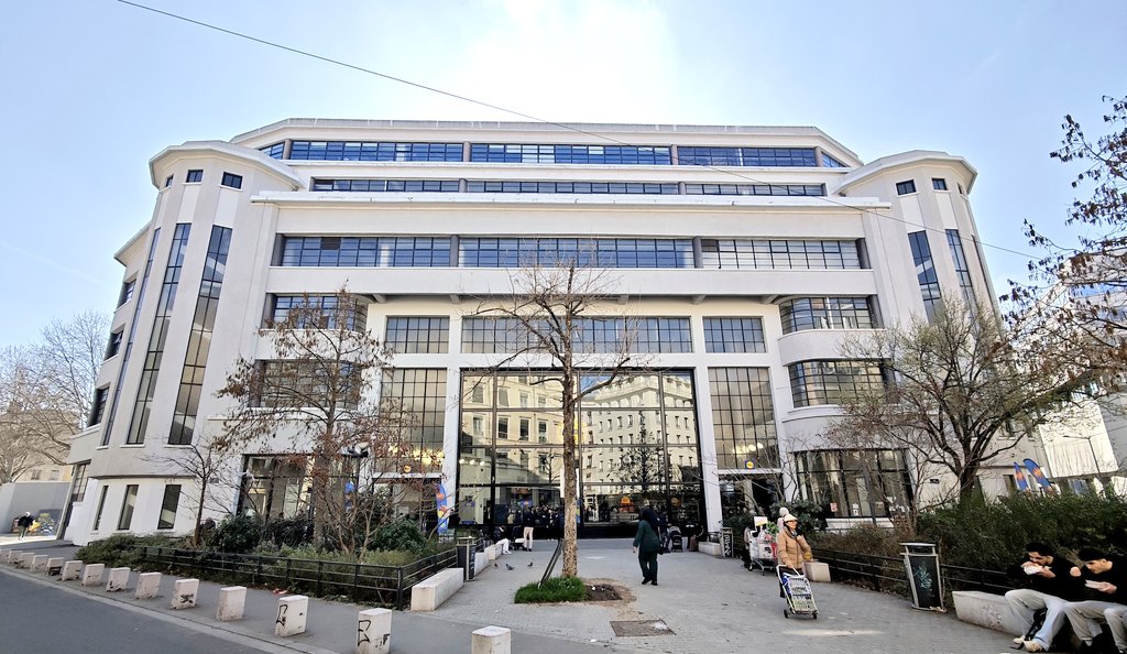 ChopelinP's tweet photo. Ouverture aujourd'hui à Lyon 7e d'un supermarché Lidl dans les locaux de l'ancien garage Citroën, construit en 1932 sur des plans de l'architecte Maurice-Jacques Ravazé. Les ateliers Jean Prouvé ont fourni les ferronneries. Nouvelle vie pour ce monument lyonnais de l'art déco. https://t.co/sNtLxbqQrC