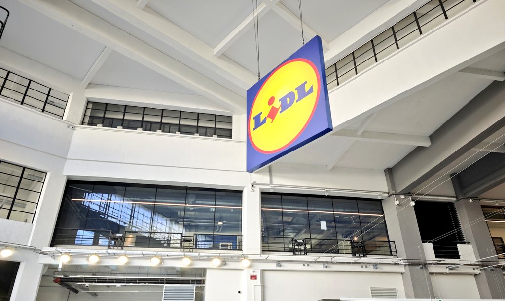 Ouverture aujourd'hui à Lyon 7e d'un supermarché Lidl dans les locaux de l'ancien garage Citroën, construit en 1932 sur des plans de l'architecte Maurice-Jacques Ravazé. Les ateliers Jean Prouvé ont fourni les ferronneries. Nouvelle vie pour ce monument lyonnais de l'art déco.