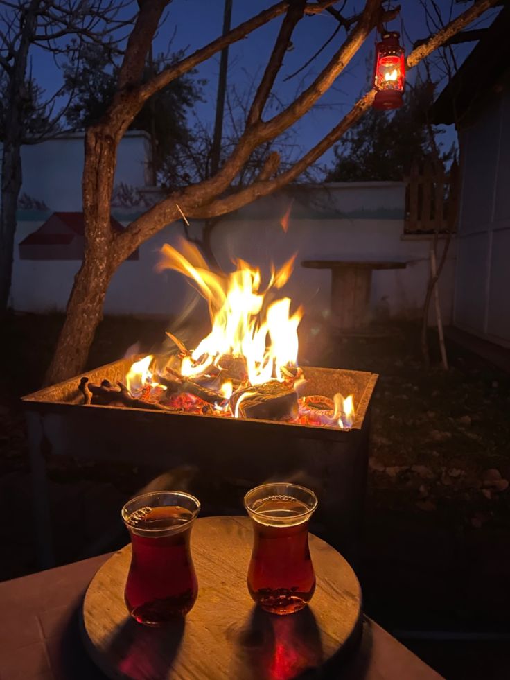 Çayın tadı 

Sevdiğiniz insanlarla çıkar.