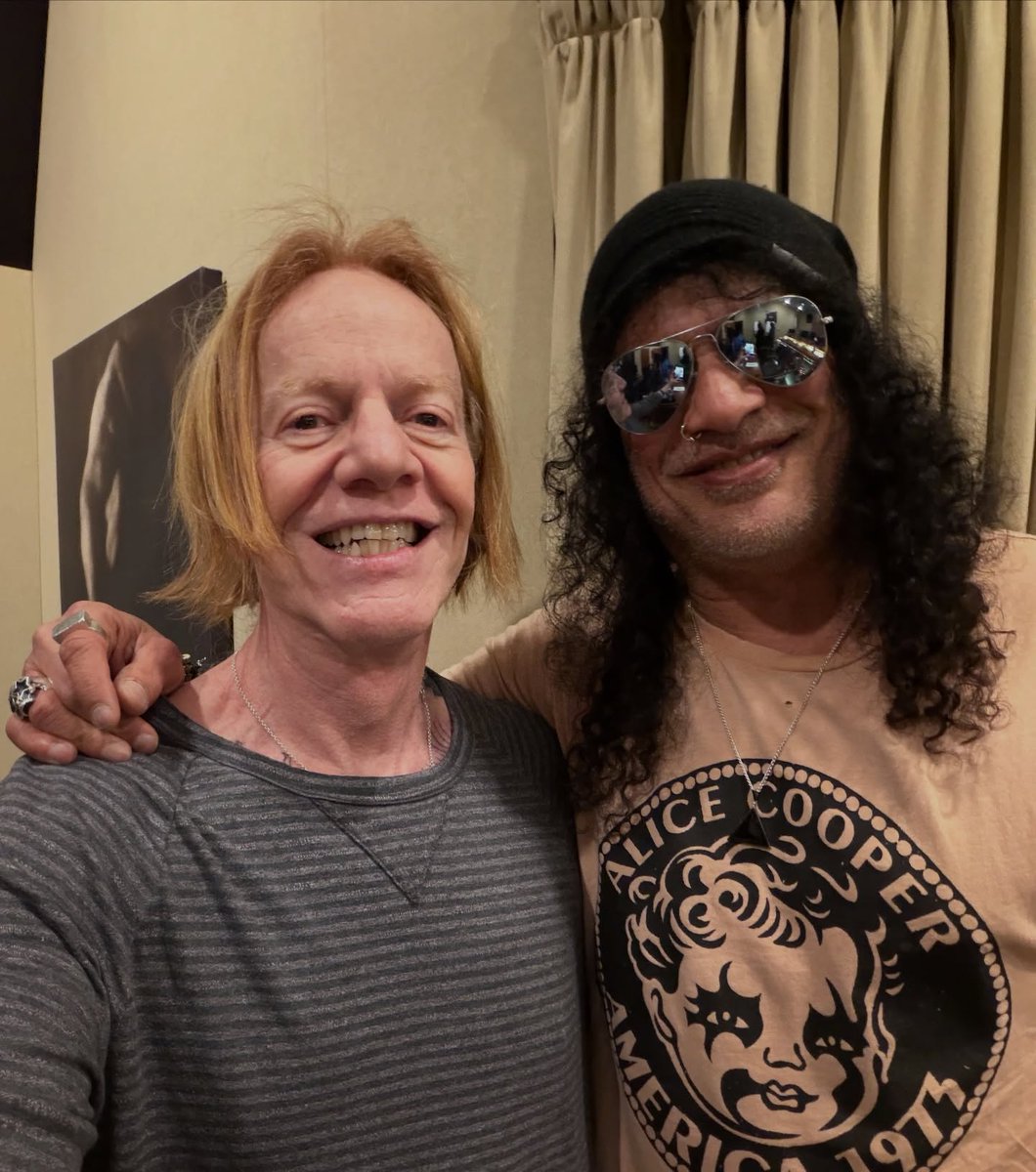 Slash &amp; Danny Elfman in the studio today ! 😀📸Danny Elfman