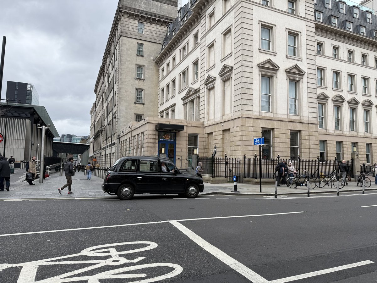 Grand Union Paddington tweet media