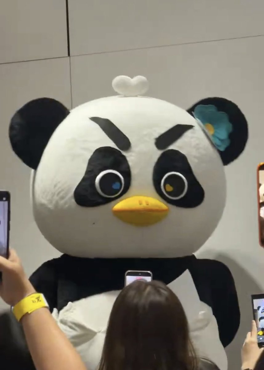 สมแล้วที่อยู่แก๊งเดียวกันนะ