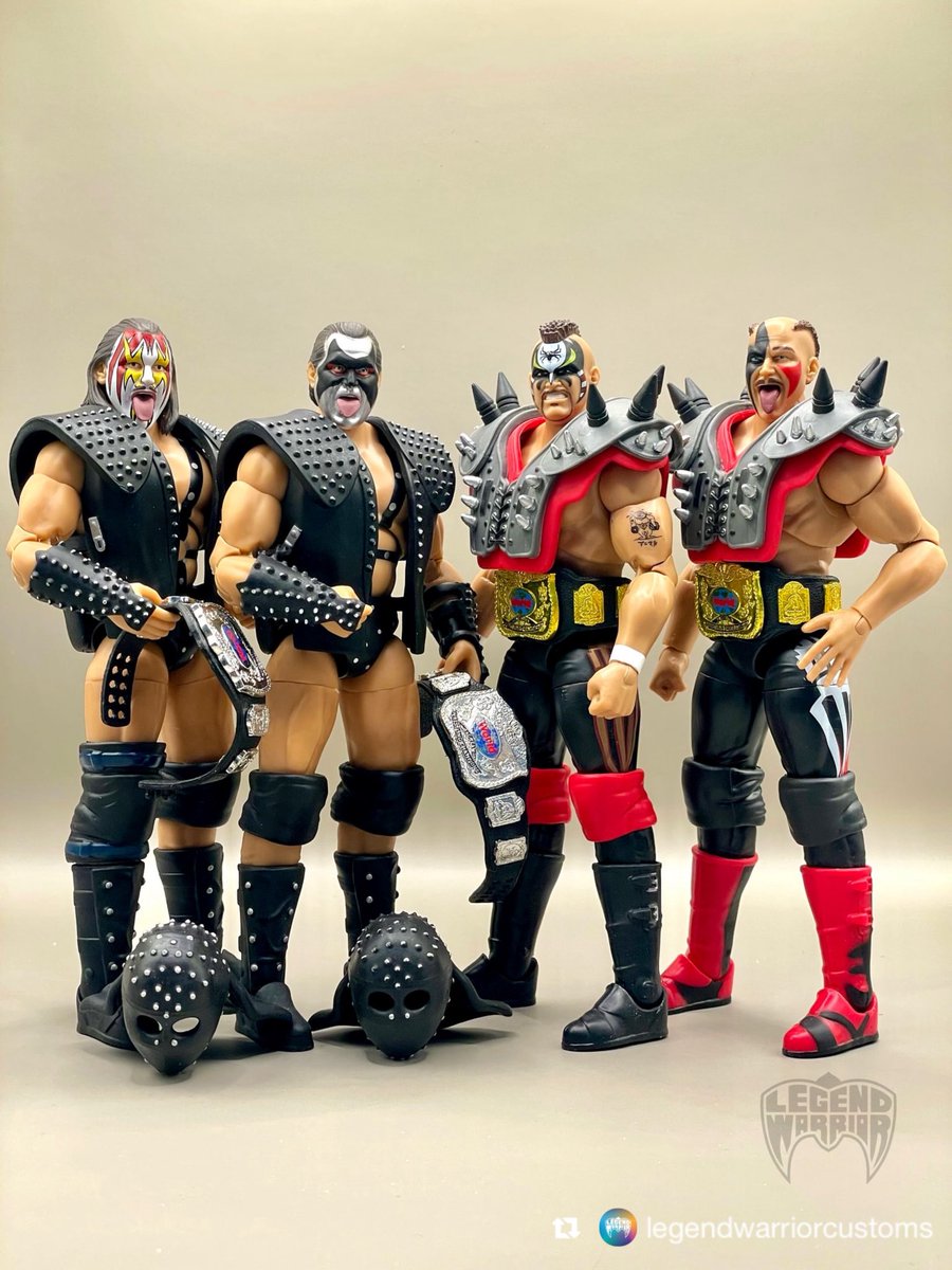 RingsideC's tweet image. RSC UNSANCTIONED: Classic Superstars Demolition &amp;amp; Legion of Doom 🔥🔥🔥

Exclusive to Ringside Collectibles. Belts not included.

Shop now at Ringsid.ec/RSCUnsanctioned

📷 legendwarriorcustoms 

#RingsideCollectibles #RSCUnsanctioned #Demolition #RoadWarriors #LegionOfDoom