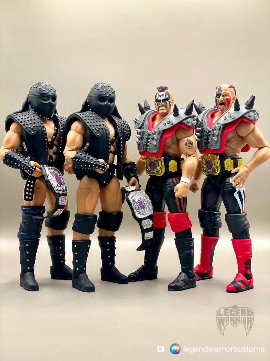 RingsideC's tweet image. RSC UNSANCTIONED: Classic Superstars Demolition &amp;amp; Legion of Doom 🔥🔥🔥

Exclusive to Ringside Collectibles. Belts not included.

Shop now at Ringsid.ec/RSCUnsanctioned

📷 legendwarriorcustoms 

#RingsideCollectibles #RSCUnsanctioned #Demolition #RoadWarriors #LegionOfDoom
