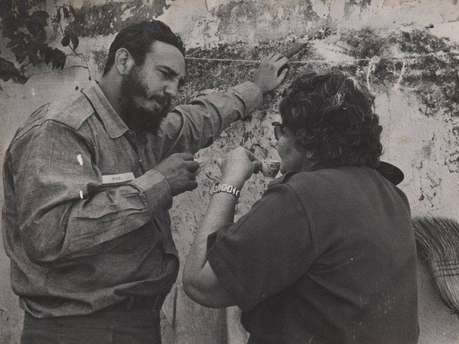 ❤️🇨🇺⭐️ Hoy recordamos la visita del Comandante en Jefe Fidel Castro al poblado de Aguacate, tras participar en los cortes de caña en la cooperativa Jesús Menéndez, el 26 de febrero de 1961.
#100AñosConFidel
#SanctiSpíritusEnMarcha 
<a href="/MINSAPCuba/">Ministerio de Salud Pública de Cuba</a> <a href="/DeivyPrezMartn1/">Deivy Pérez Martín</a>
@Barbara7890