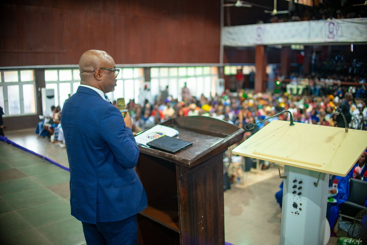 AizobuDennis's tweet image. Honored and grateful to speak as guest speaker, at @uniben pharmacy 50th Induction and Oath-Taking Ceremony sharing a stage that shaped my journey.

 "Pharmacy is not just transactional  it’s transformational"

#Pharmacy
#GraduationDay
#FuturePharmacists
#SFHAccess