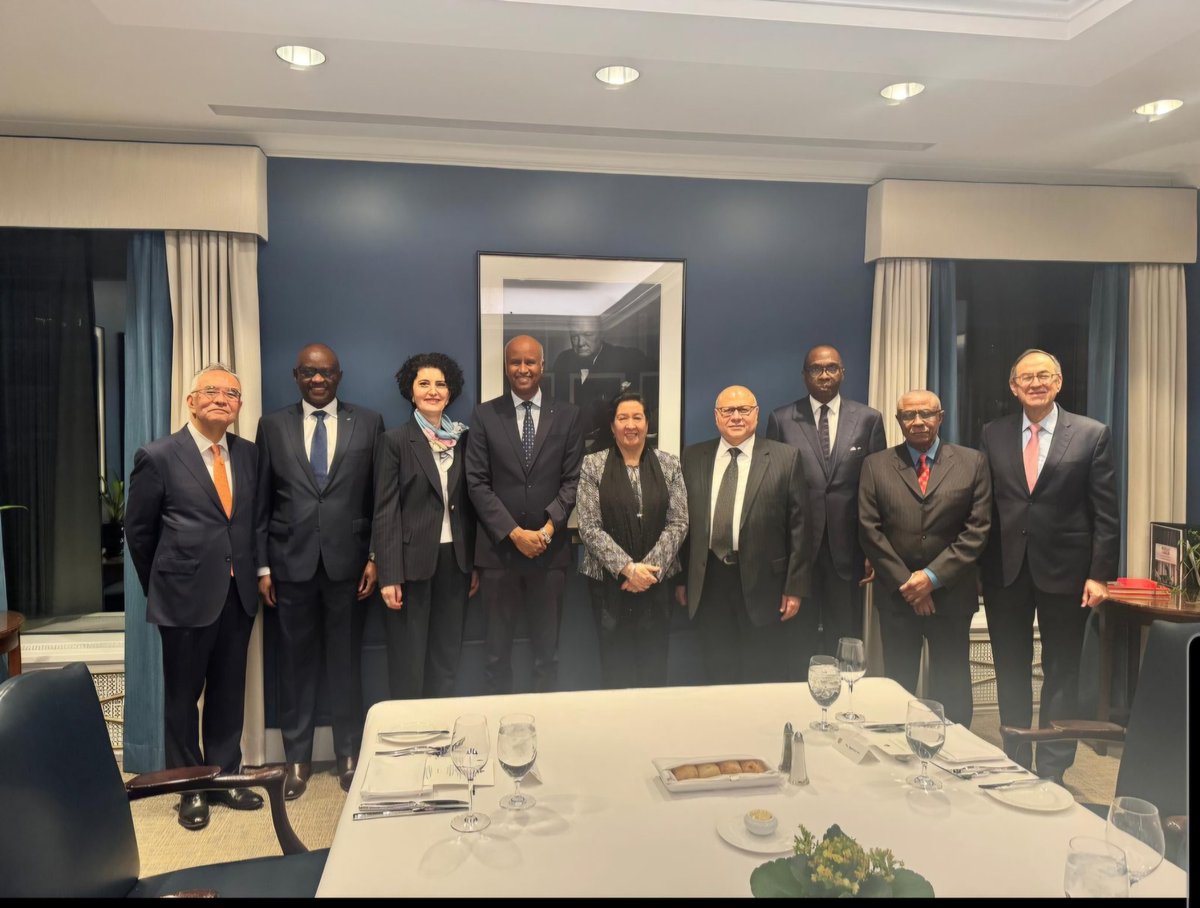 MoroccoOttawa's tweet image. Overall Dean and regional Deans enjoyed yesterday a working dinner and a great conversation on #Canada foreign policy with the  @HonAhmedHussen , chair of the foreign affairs committee of the #Houseofcommons of @ParliamentCA