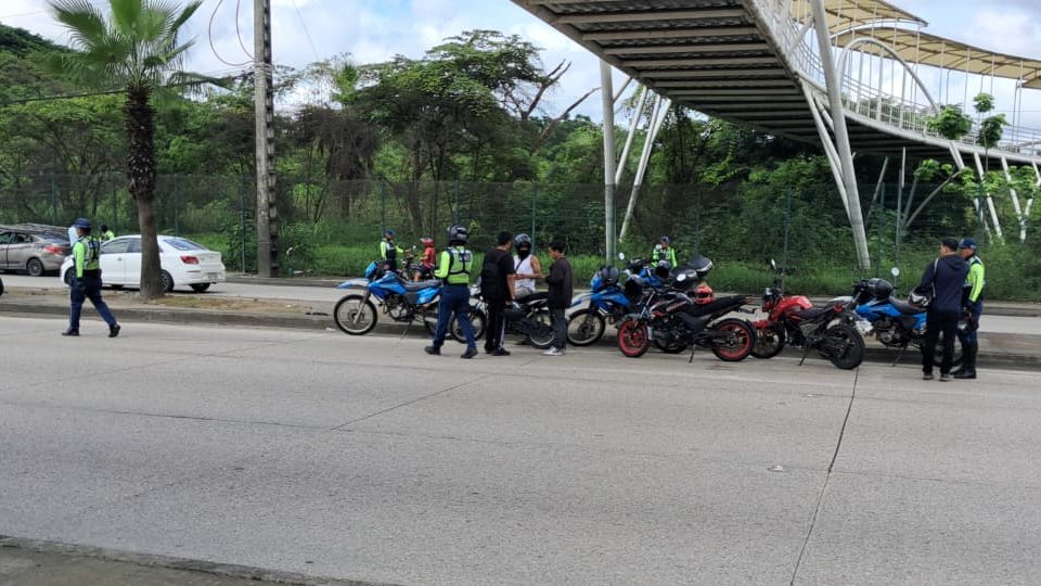 ATM TRÁNSITO tweet media