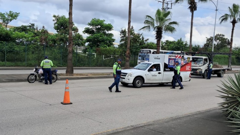 ATM TRÁNSITO tweet media