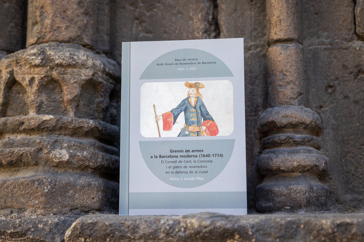 revenedors's tweet photo. 📖 Fundada alhora que Publicacions Revenedors, la col·lecció Beca de Recerca aplega tots els llibres resultants dels projectes guanyadors de la Beca Antic Gremi Revenedors. Ja en tenim quatre publicats!

🔗 Els trobareu aquí: https://t.co/Hplg4oxmbX https://t.co/aYRuGWUDEa