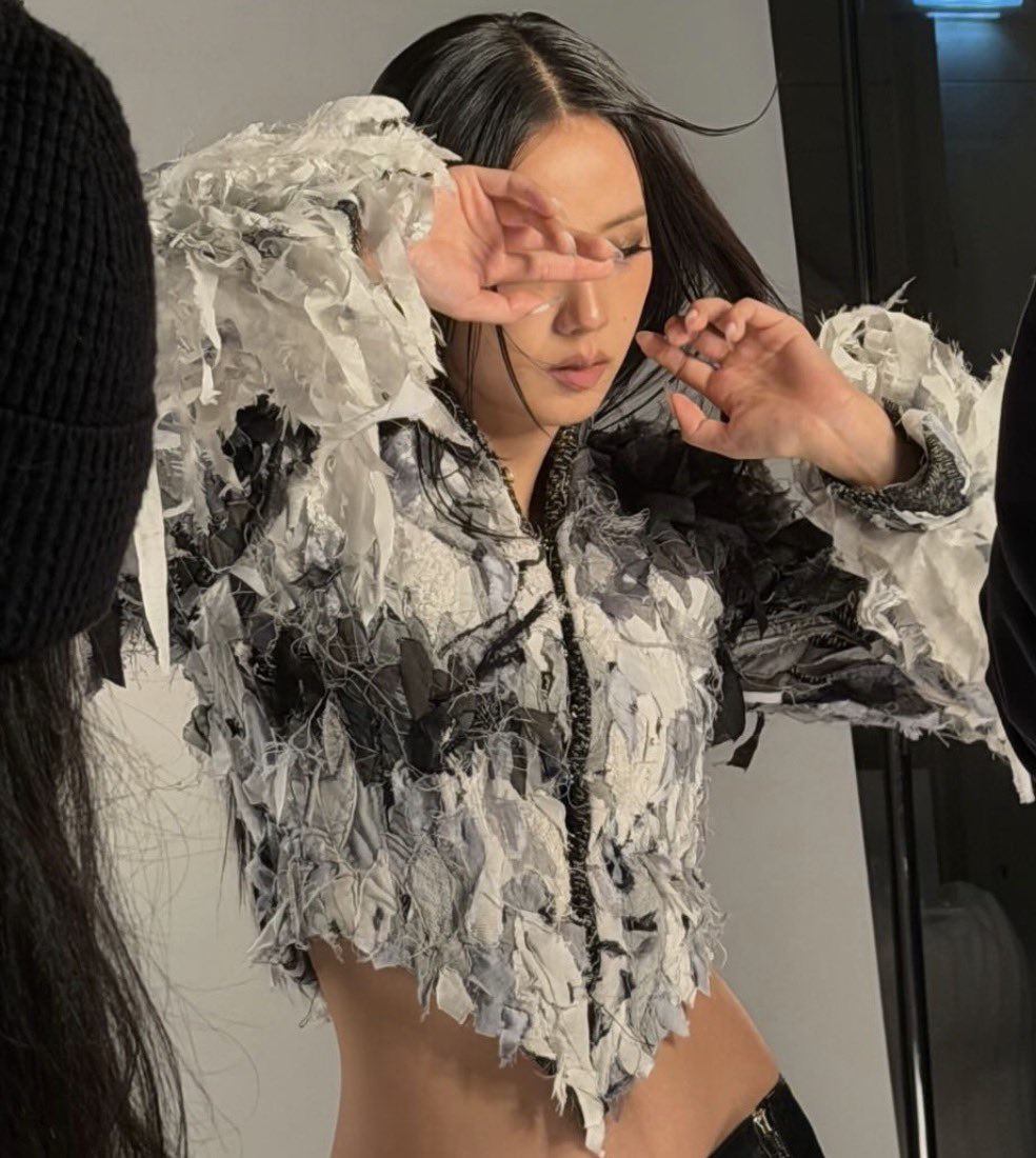 jisoogaIIery's tweet photo. HER BODY TEA https://t.co/isMrjTUASp