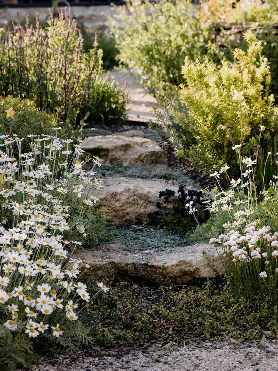 How to Reuse Preexisting Materials in Your Garden 
gardenista.com/posts/ask-expe…