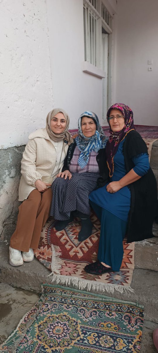 ilce76's tweet photo. Ramazanlıktan dolayı gerçekleştirdiğimiz hane ziyaretinde göstermiş olduğunuz misafirperverlik için teşekkür ederiz. Birlik ve beraberliğimizin güçlenmesine vesile olan bu güzel buluşma için şükranlarımızı sunarız. https://t.co/f3oLxU9Fih
