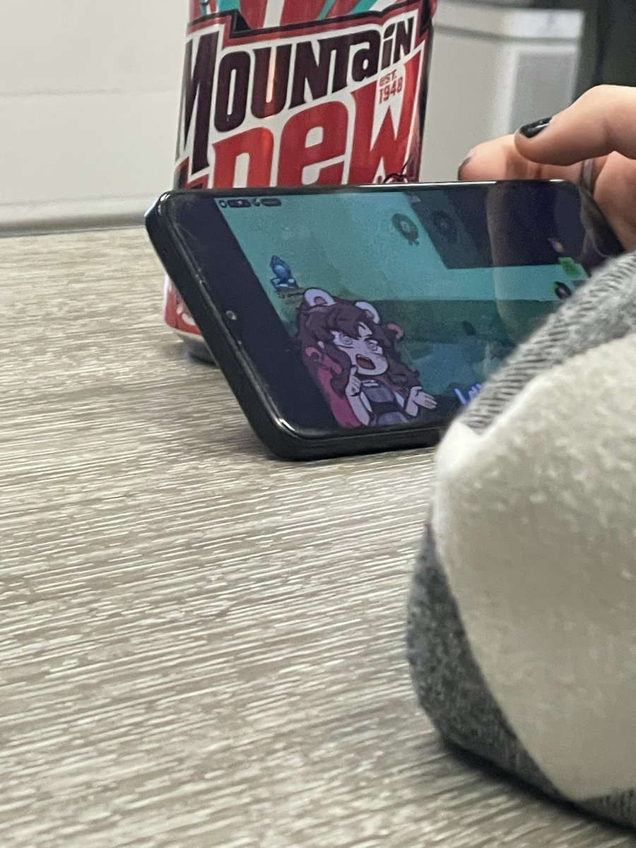 OHHHHH SHES WATCHING PEAK RIGHT NOW