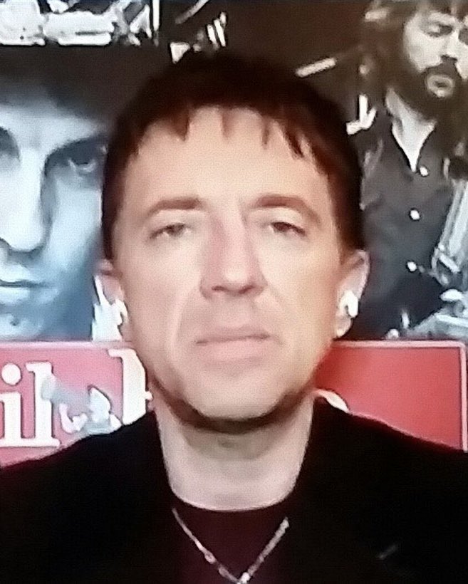 Per il SÌ: il professor Sabino Cassese, illustre giurista, accademico e costituzionalista, nonché Giudice emerito della Corte costituzionale.

Per il NO: Andrea Scanzi, personaggio trash di sinistra facente parte del circo del Fatto Quotidiano.