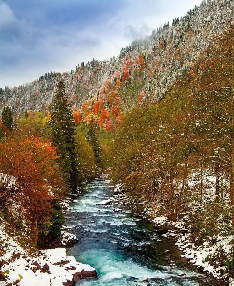 Cumamız hayırlara vesile olsun inşaallah…
“Erkek olsun kadın olsun, kim inanmış bir insan olarak dünya ve âhirete yararlı işler yaparsa kesinlikle ona güzel bir hayat yaşatacağız ve böylelerinin ecirlerini de muhakkak surette yapmış olduklarının daha güzeliyle vereceğiz.”Nahl-97