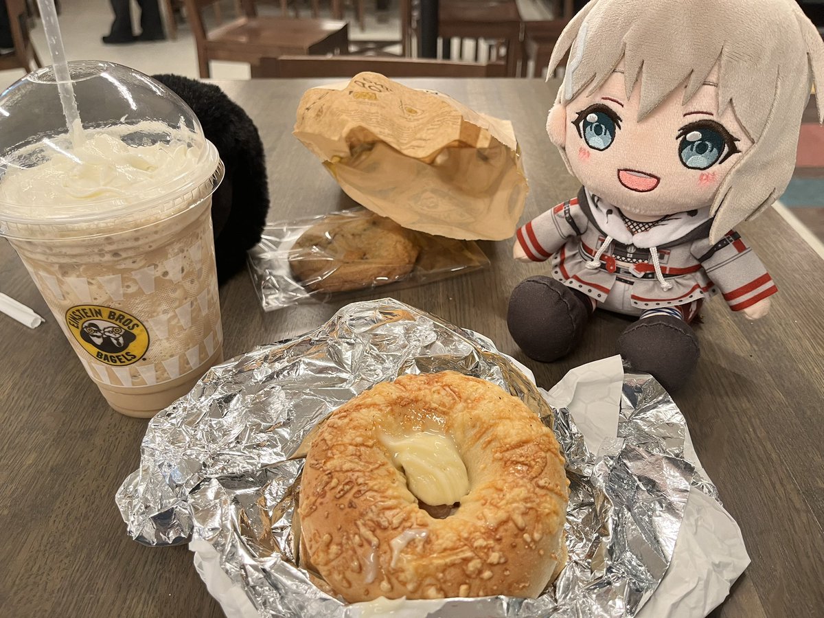 RealMocaAoba's tweet photo. good moca-chan morning, everyone! https://t.co/F95ehWR0JX