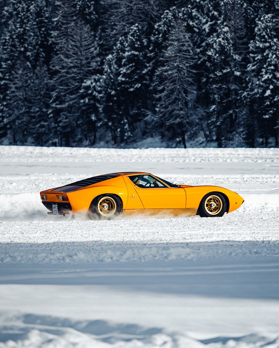 Lamborghini tweet media