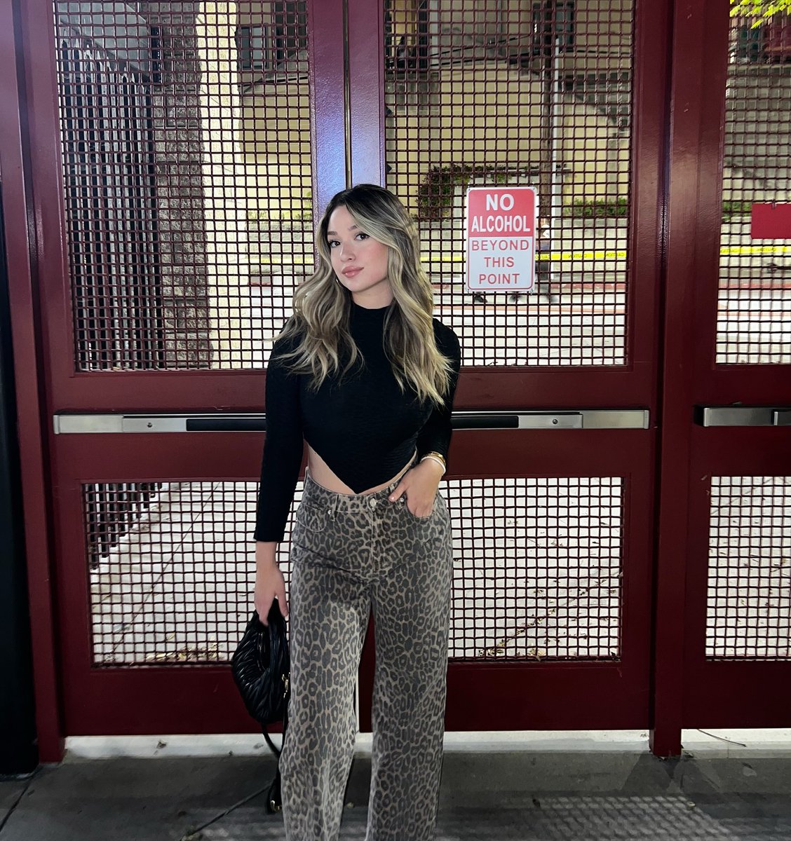 I'm a Trump supporting independent woman ☺️ but nobody see my posts. 🙄
 #PatriotsUnited #Trump #FollowBack