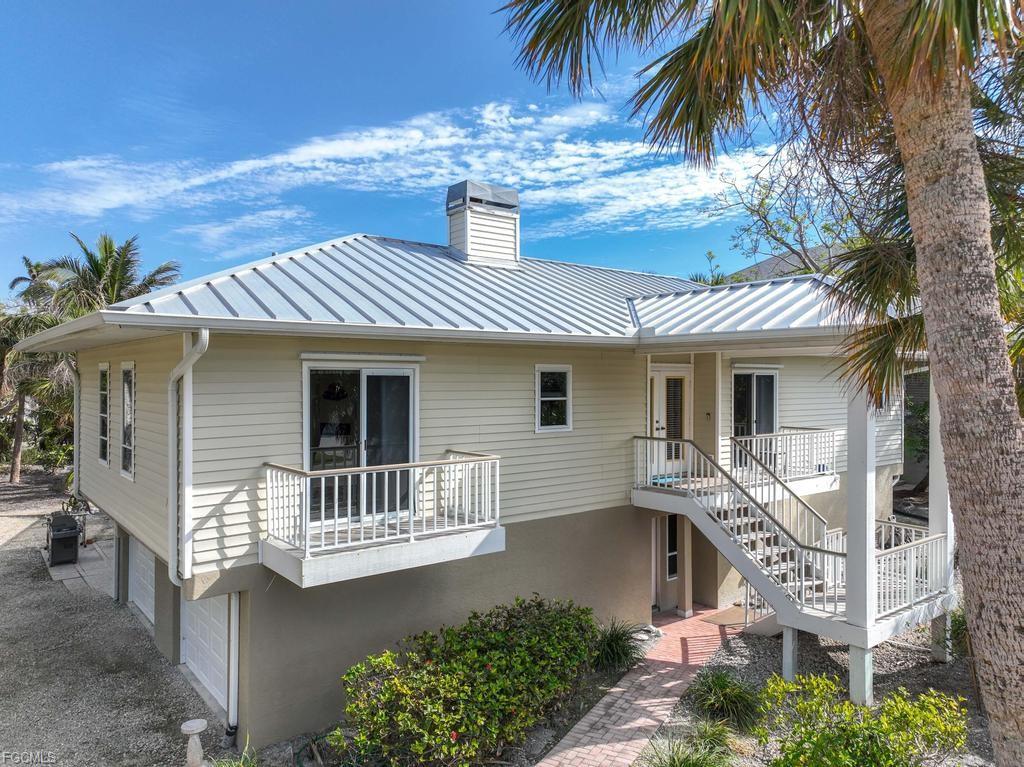 Arikaa's tweet photo. Open House 12 - 5pm
702 Pyrula Lane 
Sanibel, FL
$995,000
Best value elevated 3 bed/2 bath, near beach, pool home under $1M! #sanibelrealestate #sanibelopenhouse
https://t.co/B2LfDnVBO3 https://t.co/WW8MPkYqvu