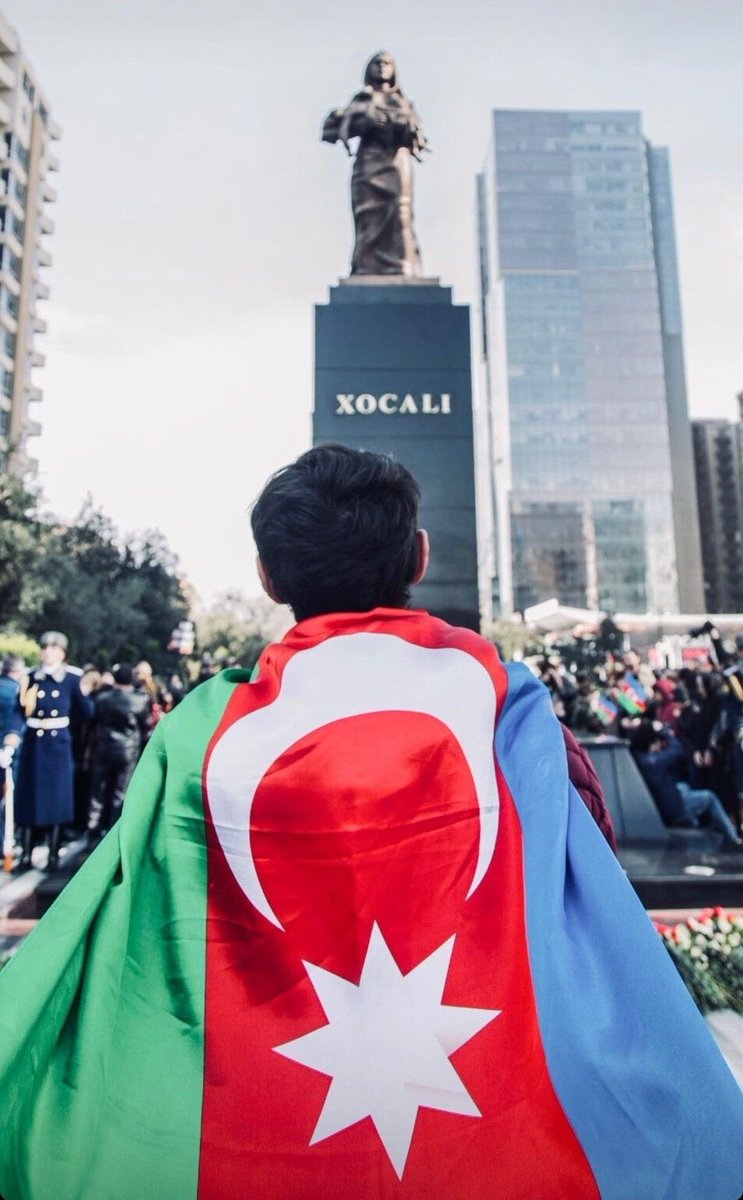 Hocalı’da 613 sivil katledildi.  
Kadın, çocuk, yaşlı demeden tarandı, kafa derileri yüzüldü, gözler oyuldu, hamilelerin karınları deşildi, diri diri yakıldı.

34 yıl geçti.  
Failler hâlâ yargılanmadı.  
150’den fazla insan hâlâ kayıp.

Unutmadık.  
Affetmedik.