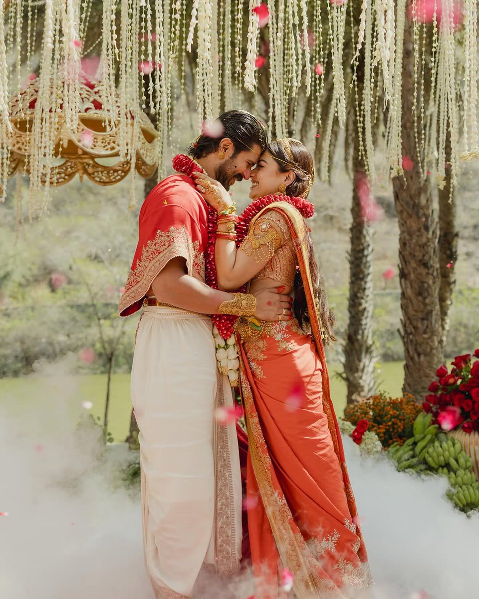 VdofOfficial's tweet photo. Finally official! #Virosh ❤️

@iamRashmika @TheDeverakonda https://t.co/SruqP5FgSs