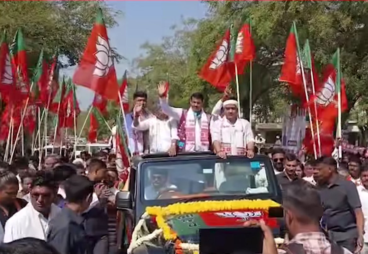 InduShila's tweet photo. 26/02/26,board examinations have started in the state of Gujarat. Despite this, a rally was organized in Dediapada. How appropriate is this? Secondly, was the event conducted in the name of a cultural program while actually promoting a party?@CMOGuj  @sanghaviharsh  @NeelRaoTeam https://t.co/zUzF5LlyNP