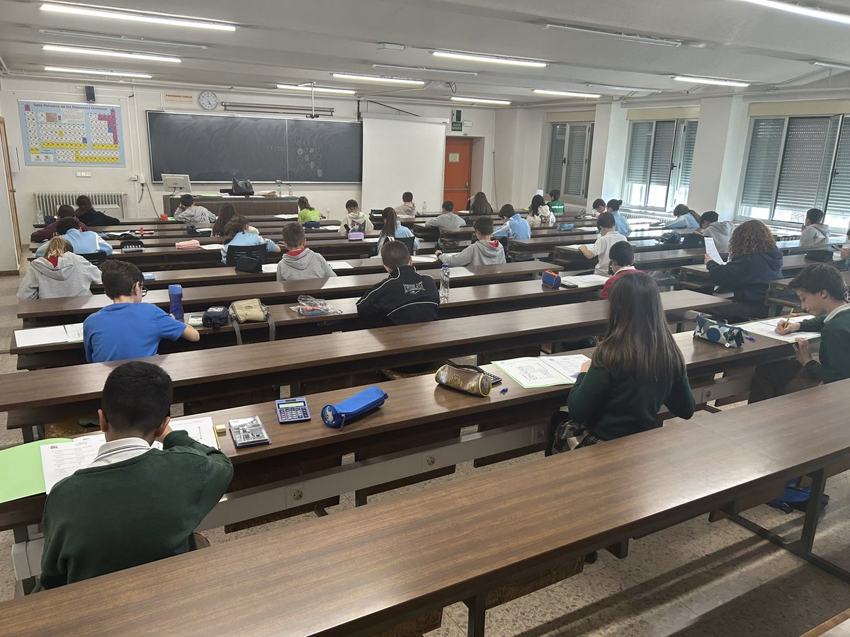 #VIIOPAM 114 estudiantes de 6º de E.P. Participan en la VII Olimpiada Provincial Alevín de Matemáticas. Pertenecen a 20 centros de Salamanca, capital y provincia, y dedican la tarde a resolver los entretenidos problemas que les plantea <a href="/socylemsalaman1/">socylemsalamanca</a> en la <a href="/fcienciasusal/">Facultad de Ciencias USAL</a>