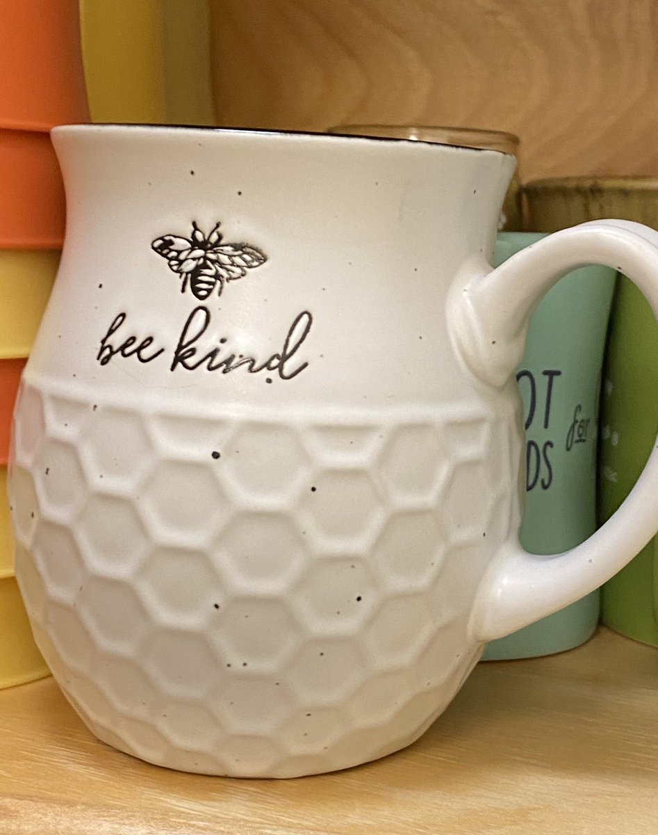 gpc_4's tweet image. Everywhere I look I see him…
#Beesbury #BeeMagic #AKOTSK #AKnightOfTheSevenKingdoms #GoT #HBO