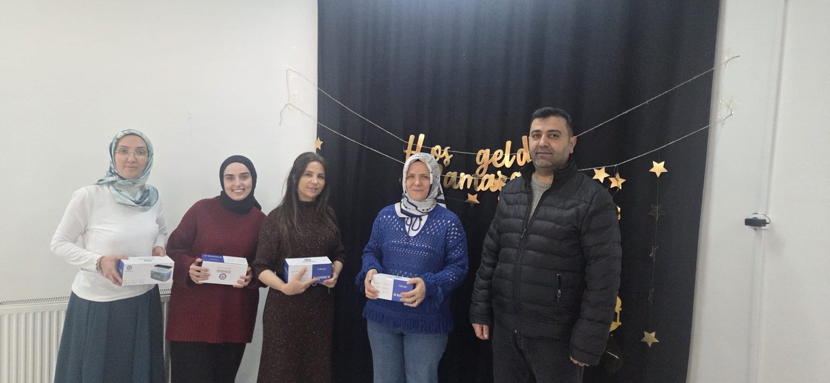 ebscorum1's tweet photo. Eğitim-Bir-Sen Çorum 1 Nolu Şube olarak üyelerimize kuruluş yıldönümü hediyelerimizi ulaştırmaya devam ediyoruz. 

#İyikiEğitimBirSenVar https://t.co/vQfQd1ZhiO