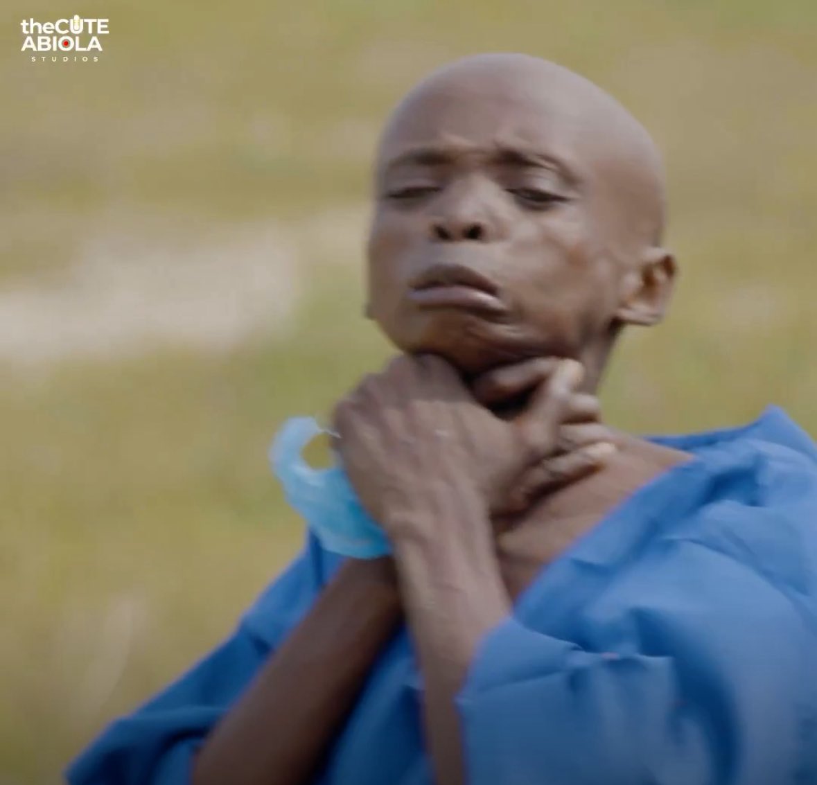 VDM know wetin e Dy do..

Always taking people's mind off on what's going on in the country.

How una two go just begin bash una self when una suppose join hand dey help people..Talk wey no get Head una go set camera on light dey speak English