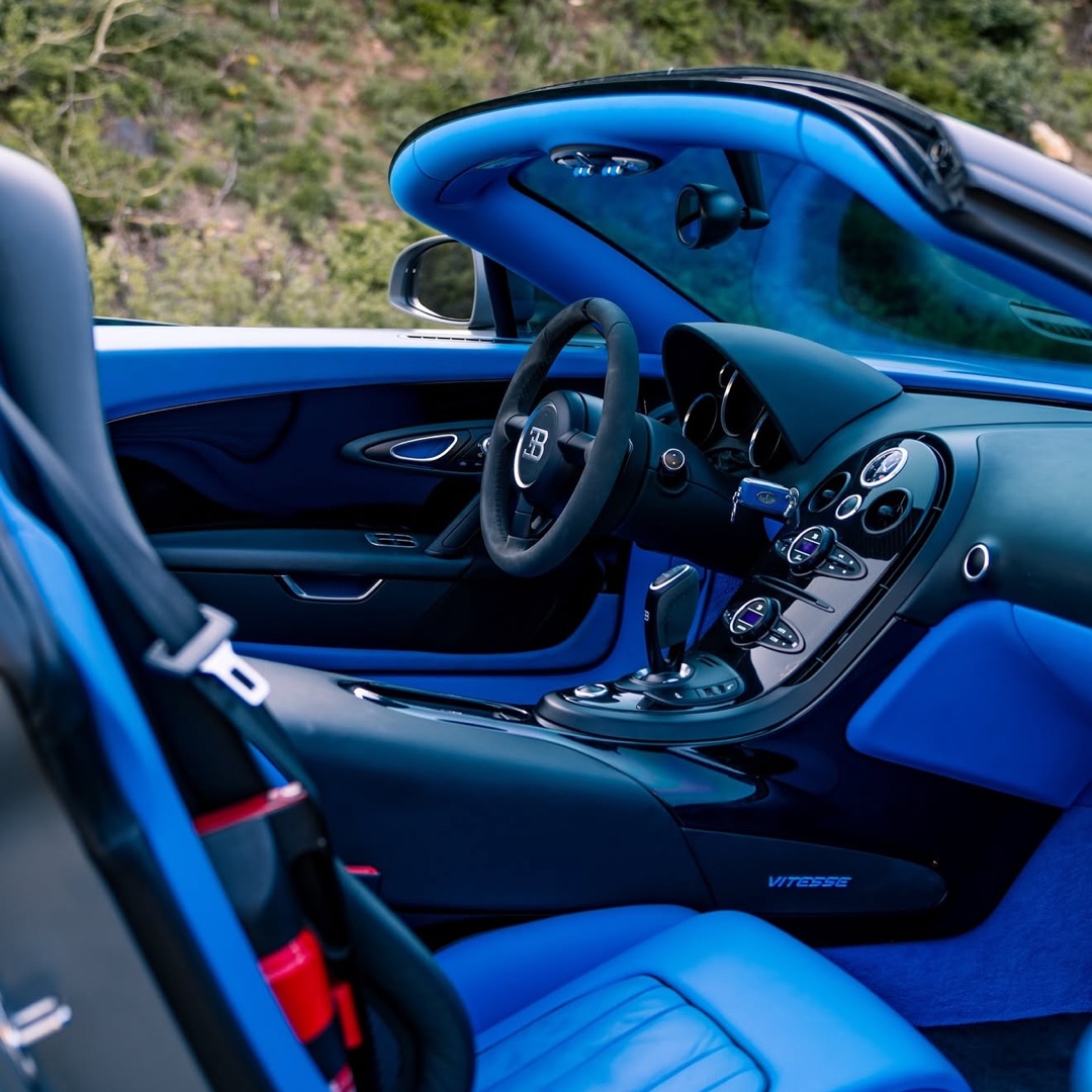 Feeling extra blue 💙  #SimplyCarbonFiber #SCFlifestyle (📸: @fastrrr_IIc )  SHOP: simplycarbonfiber.com