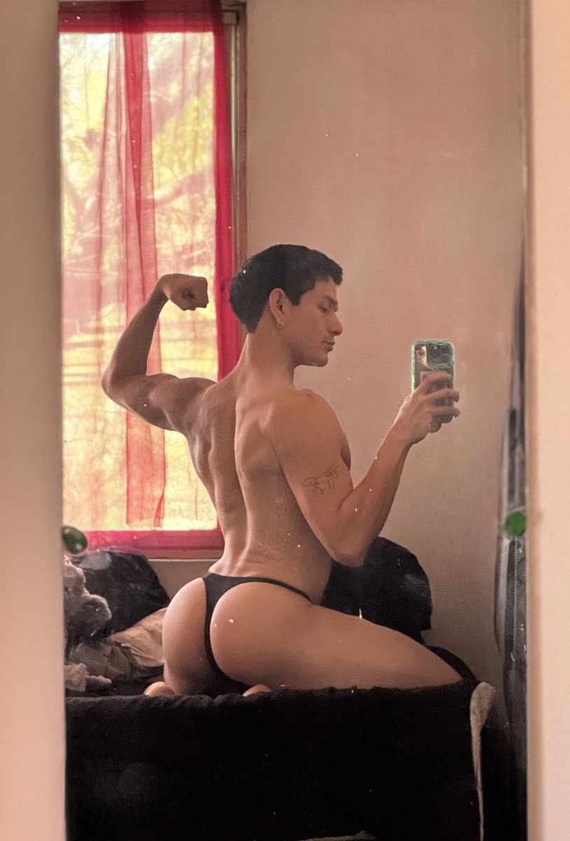 Charly tweet media
