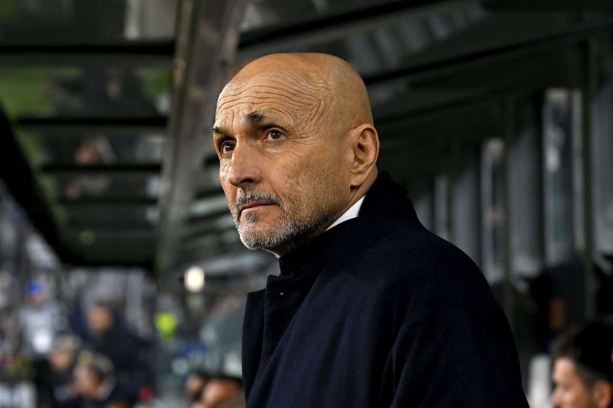 🚨 𝗩𝗜𝗖𝗧𝗢𝗥 𝗢𝗦𝗜𝗠𝗛𝗘𝗡 🇳🇬 𝗘𝗫𝗣𝗟𝗜𝗤𝗨𝗘 𝗣𝗢𝗨𝗥𝗤𝗨𝗢𝗜 𝗜𝗟 𝗡’𝗔 𝗣𝗔𝗦 𝗖𝗘́𝗟𝗘́𝗕𝗥𝗘́ 𝗛𝗜𝗘𝗥 𝗙𝗔𝗖𝗘 𝗔̀ 𝗟𝗔 𝗝𝗨𝗩𝗘 :

« Je n’en ai pas besoin. Il est important de respecter un homme que j’admire et qui a joué un rôle important dans ma carrière : 𝗝𝗘