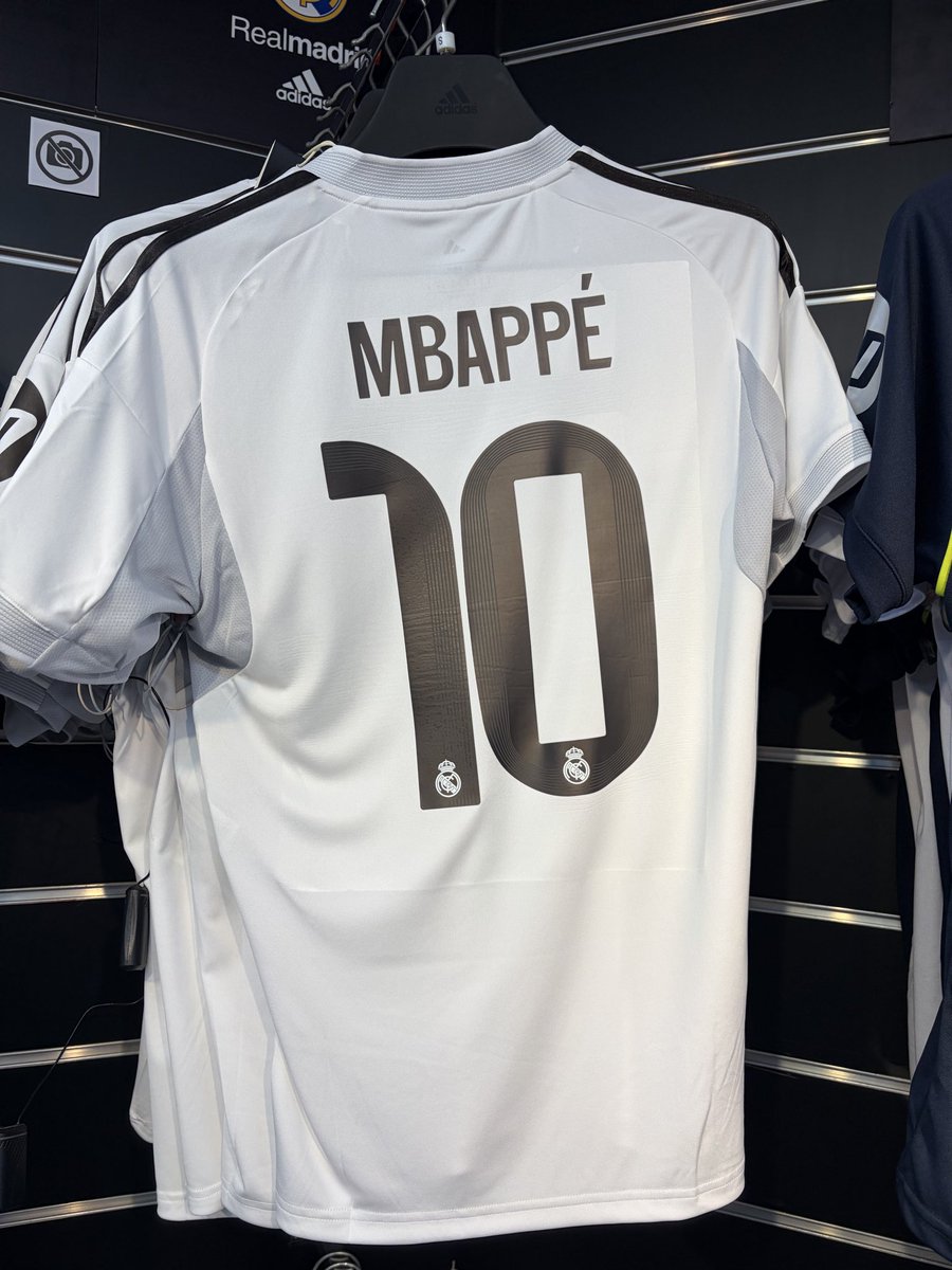 zeitakuhateki99 ワイもスペインで10歳の息子のために買った