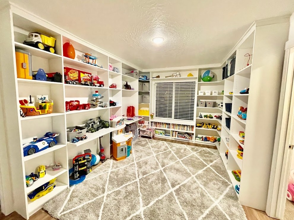 Closets by Design tweet media