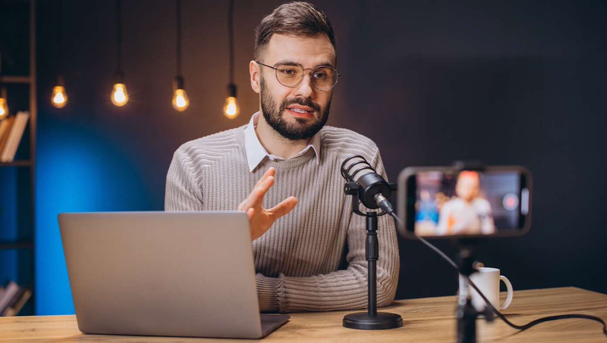 Bold Right-Wing Truth-Teller Very Carefully Chooses Words So As Not To Speak Truths That Would Anger Own Audience buff.ly/WSnSbF5