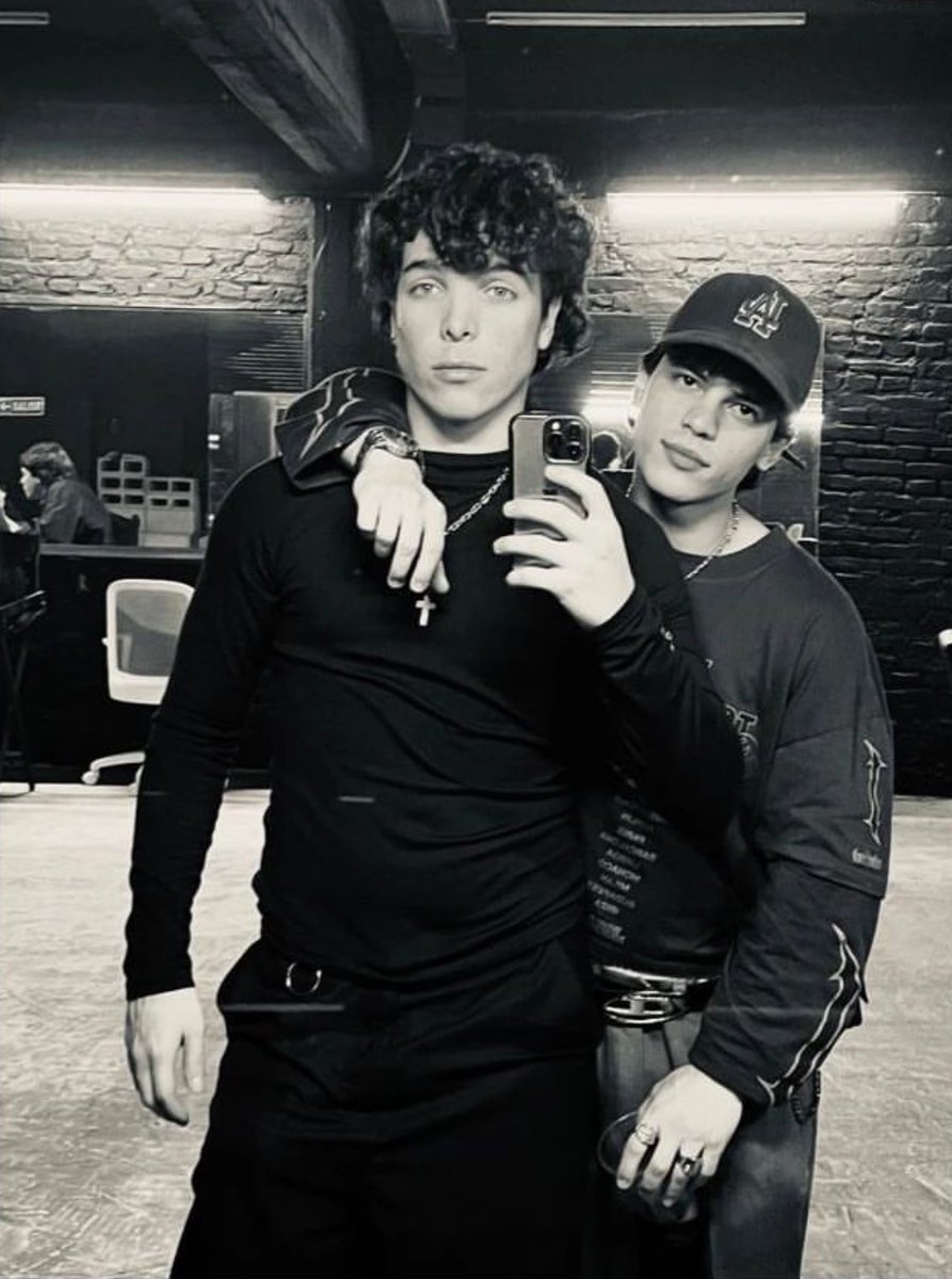 Feliz cumple piroo!! Gracias por ser ese amigo de juani que siempre esta para todo(literalmente todo jdjsjs), te queremos mucho y seguro nos estaremos encontrando pronto 🫶🏻
<a href="/NahuelPirovano/">Nahuel</a>