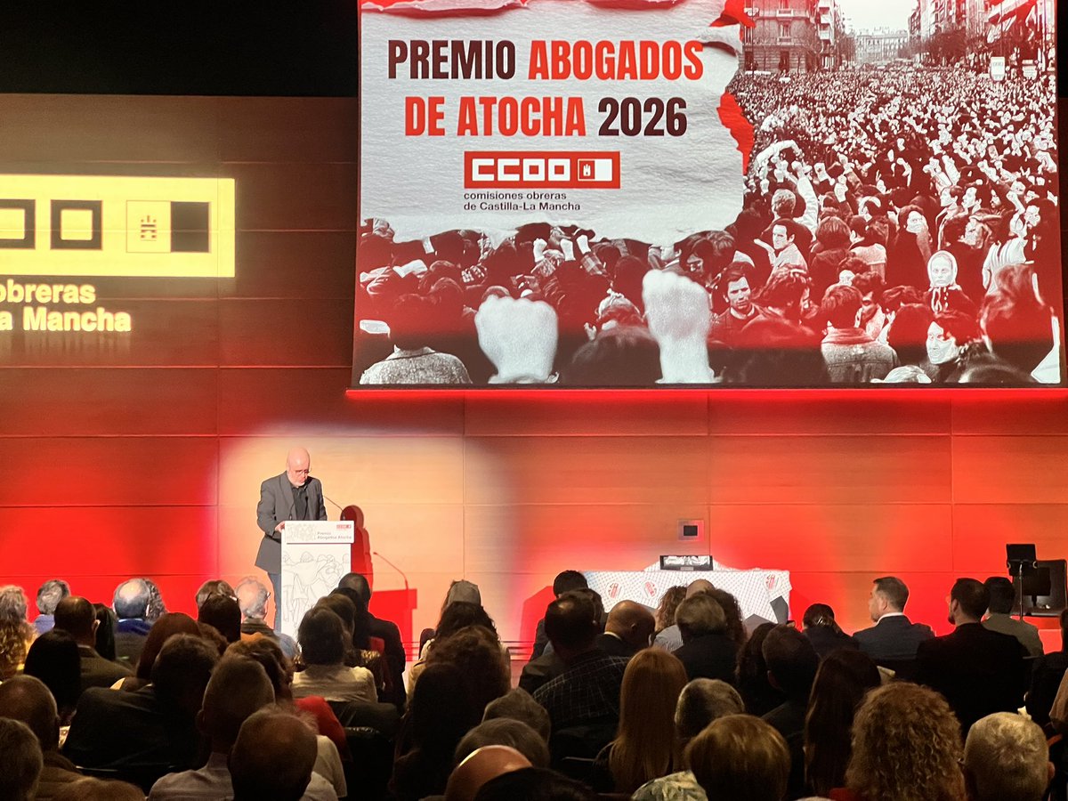 En la entrega Premio #AbogadosAtocha 2026 de <a href="/CCOOclm/">CCOO CLM #PrimerSindicato</a> a la Agencia de Naciones Unidas para los Refugiados de Palestina <a href="/UNRWA/">UNRWA</a>: mismos ideales de justicia y solidaridad que los que perdieron la vida en el atentado del 77

🇵🇸 No dejemos que perezca Palestina ni que se apague su voz