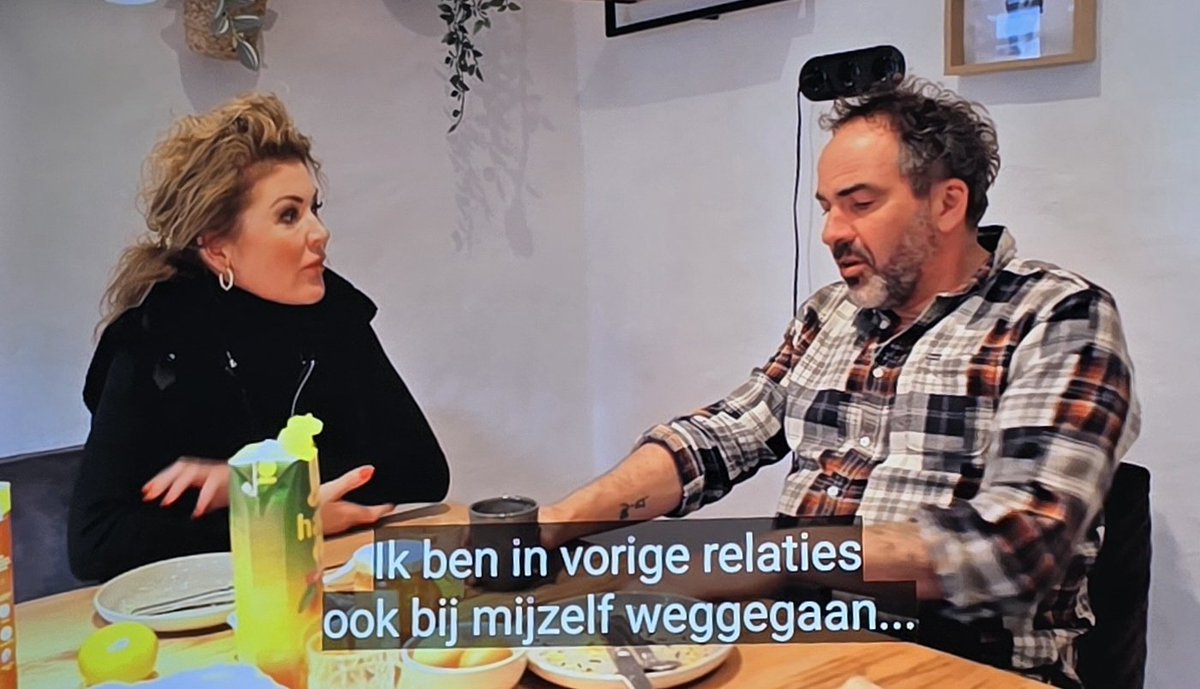 JoyceDFoto's tweet image. Bij #Klaas maken niet alleen de vrouwen  kans om weggestuurd te worden, maar hijzelf blijkbaar ook 😉#wintervolliefde