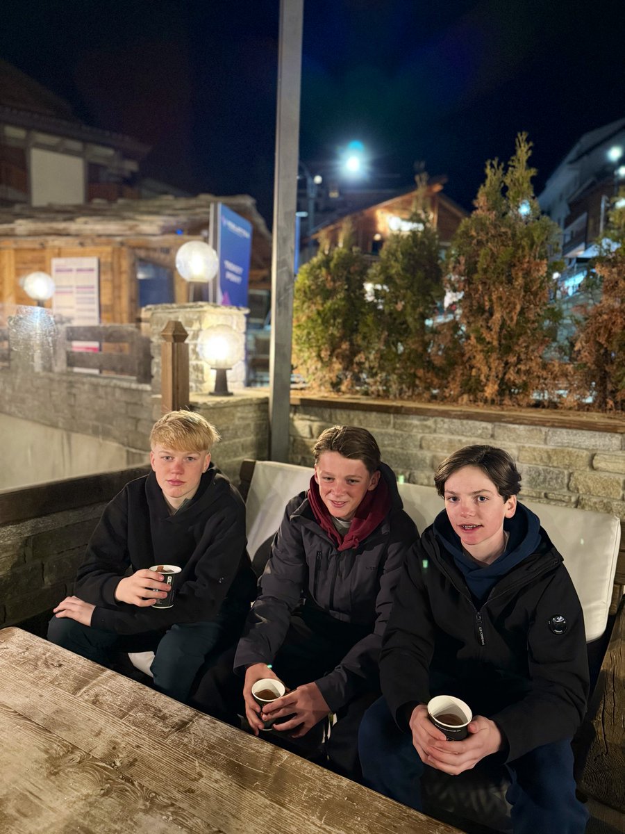 STMComprehensive tweet media