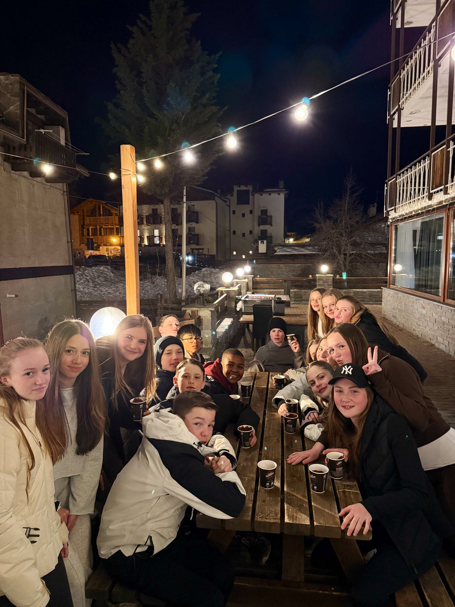 STMComprehensive tweet media