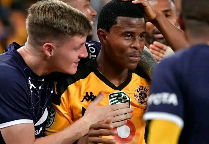 MrksPSLClub's tweet photo. 🚨Happy Mashiane AUDIT: The Warrior is Returning to Naturena! 🦁📉🥊🏟️✌️

Bafethu, the "Gold & Black" family just got a "Billionaire Bag" update! Happy Mashiane is coming home from Siwelele at the end of the season, and he’s bringing that "Killer Mode" energy with him!

THE MASHIANE AUDIT:
✅ THE SIWELELE STINT: He went away to "Fix his Game" and find his confidence. Now he’s "hungrier and more dangerous" than ever! 🛡️💎 

✅ THE NABI PLAN: Chiefs never wanted to sell. They sent him on loan to "audit" his talent, and he’s passed the test! 📉🚫 

✅ GOLD & BLACK READY: He’s ready to fight for the badge and take us back to the glory days. The "Warrior" is officially back in the building! 🎭🏟️

KHOSI NATION, are you ready for the Return of the Warrior? Does Mashiane bench Mako and Cross next season, or is he still in "Safe Mode"? 👇🔥⚽️🇿A🏆
#HappyMashiane #KaizerChiefs #Amakhosi4Life