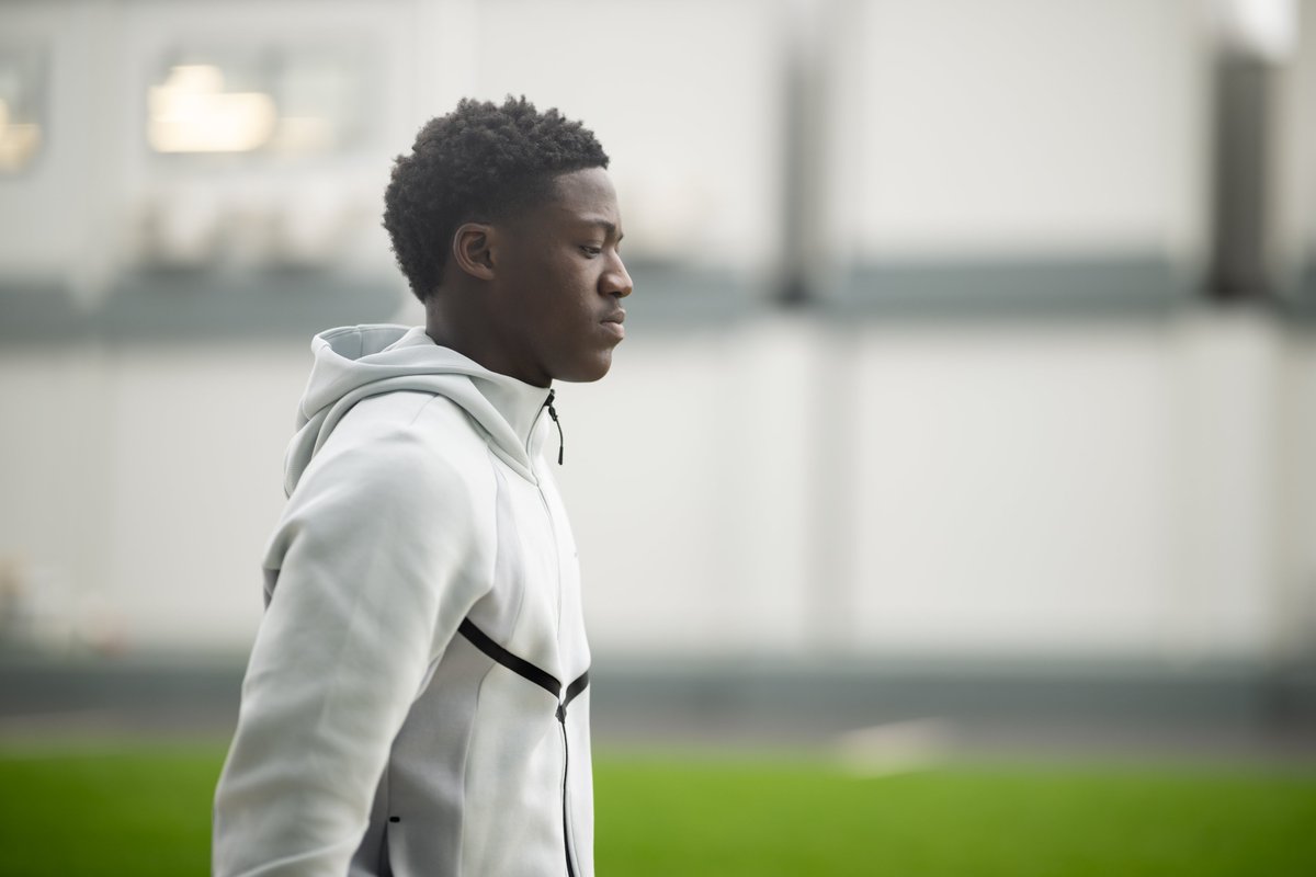 ManUtd's tweet photo. Back in the building 🏠 https://t.co/vSZp2laJvJ