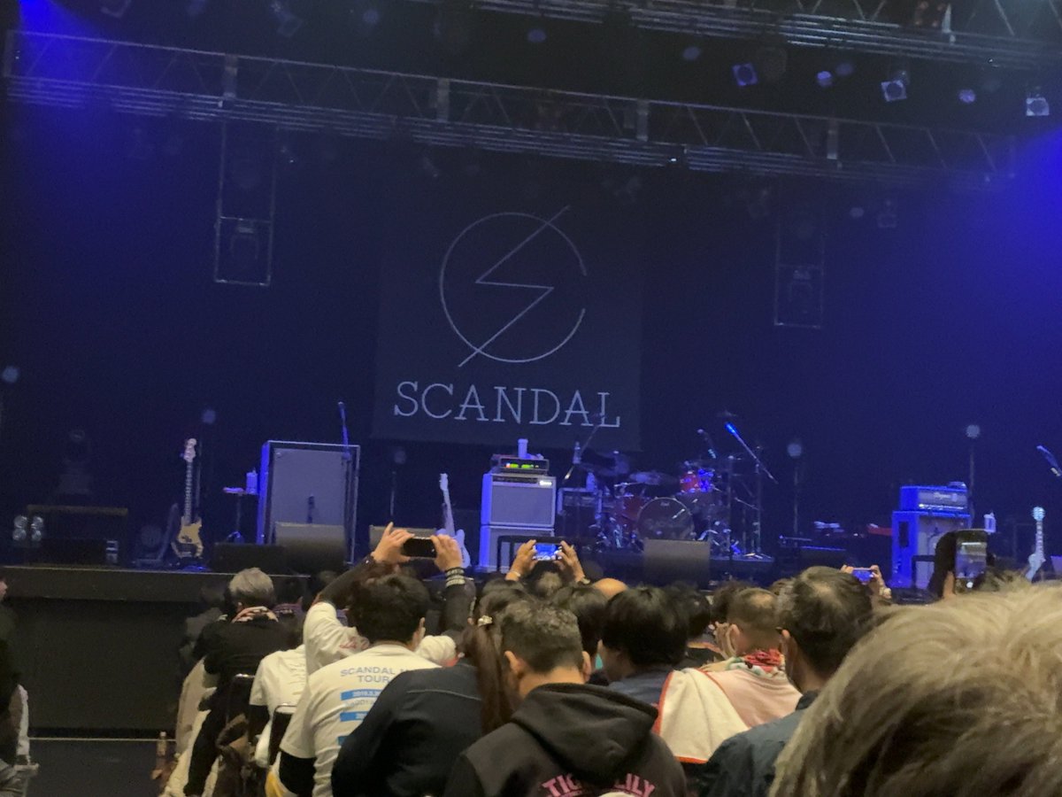SCA_fumi_0821's tweet photo. 対バンツアーファイナル最高でした‼︎
そしてツアーお疲れ様でした🥹
アルバム即予約しました🫡ツアーはおそらく東京のどれか1日に参戦するかなと思います!!
プロマイドのはるちゃんとても可愛いくてよきです🫶
#SCANDALRINA ⇦ハッシュタグで! https://t.co/qjEQDJoDVY