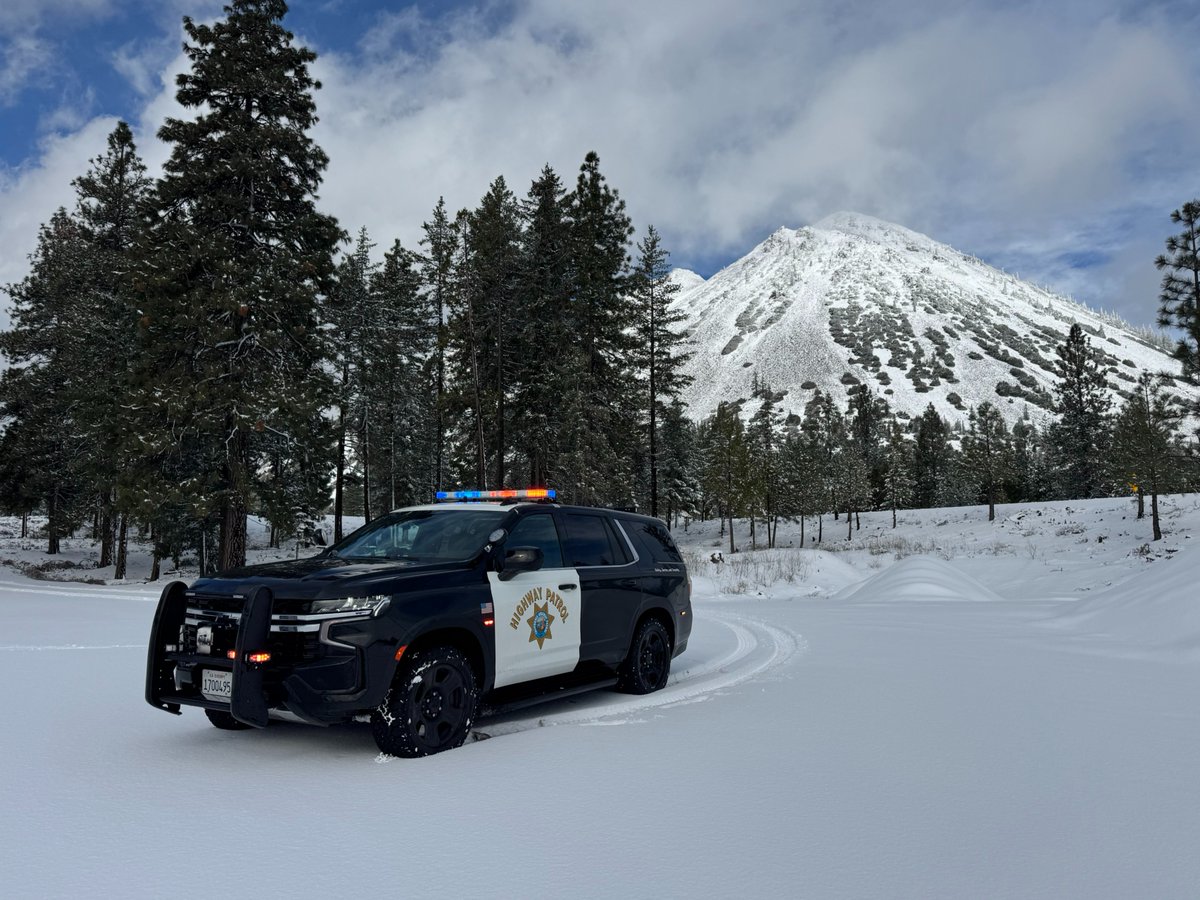 ChpMount's tweet photo. Day or night, 🌞 🌧️ ❄️ we are working to keep you safe on the roads.

#SafetyServiceSercurity #CaliforniaHighwayPatrol https://t.co/OrvOpwM2CL