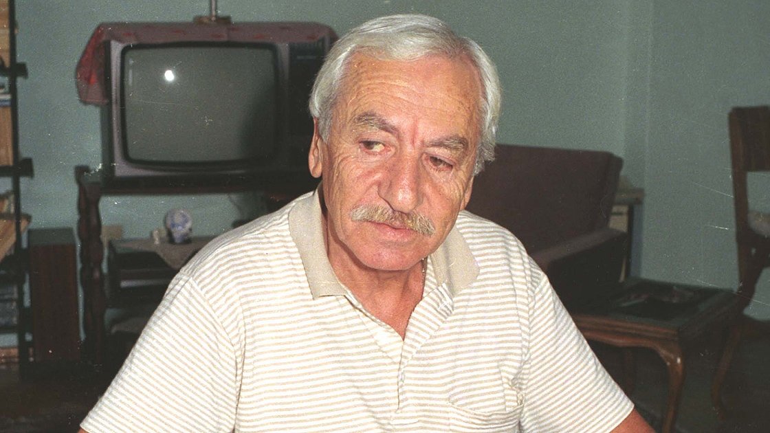 "Dürüst müsünüz, namuslu musunuz, Türkiye'yi seviyor musunuz? O halde "Mademki, ben varım; dürüstlük, namus ve Türkiye de var demektir" deyin ve kötü bulduğunuz, haksız, gaddar bulduğunuz şeylere karşı dövüşün."

Tarık Buğra
